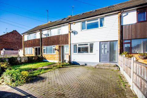 3 bedroom terraced house for sale, Bramble Road, Leigh-on-sea SS9