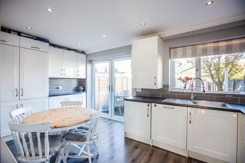 21 Bramble Road, Leigh-on-sea, SS9 5HA