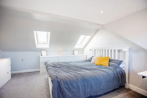 21 Bramble Road, Leigh-on-sea, SS9 5HA