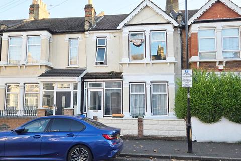 1 bedroom flat to rent, Lathom Road, E6