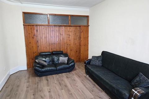 1 bedroom flat to rent, Lathom Road, E6