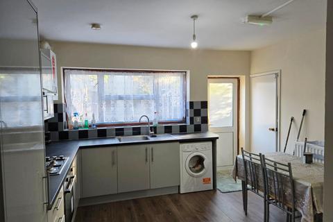 1 bedroom flat to rent, Lathom Road, E6