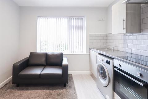 2 bedroom apartment to rent, The Martyrs Close, Coventry CV3