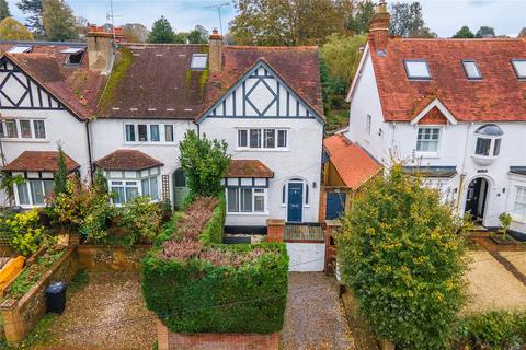 3 bedroom end of terrace house for sale, Victoria Road, Reading RG10