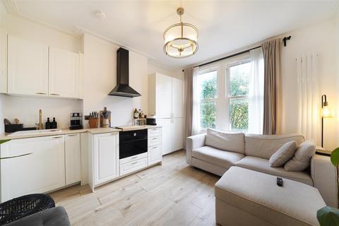 1 bedroom apartment for sale, Micheldever Road, London SE12