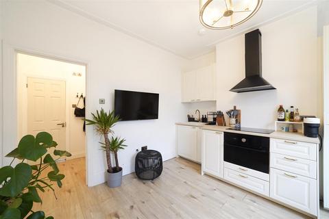 1 bedroom apartment for sale, Micheldever Road, London SE12