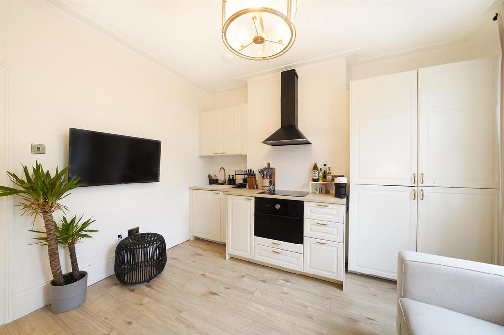 58 D Micheldever Road - YSz Ac WS7 ROLHkd89u Vt1.jpg