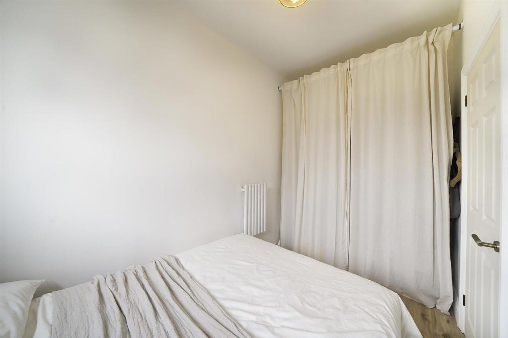 58 D Micheldever Road - iy2 Im3loy Ykp6em Am CCS.jpg