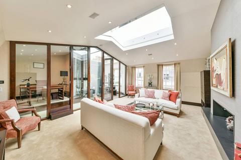 3 bedroom house for sale, Clabon Mews, Knightsbridge, London, SW1X