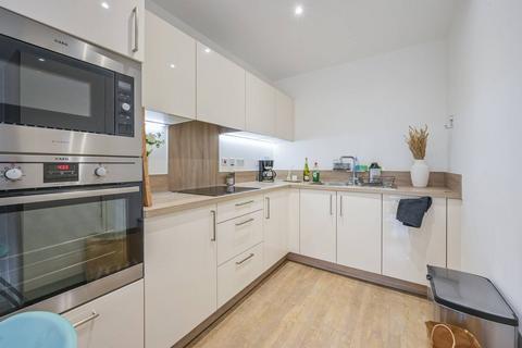 1 bedroom flat for sale, Kingfisher Heights, E16, Docklands, London, E16