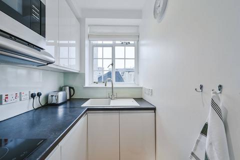 Studio for sale, Queen Court, Bloomsbury, London, WC1N