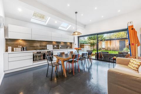 6 Egerton Gardens, London, W13 8HQ