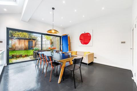 6 Egerton Gardens, London, W13 8HQ