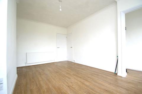 2 bedroom terraced house to rent, Cedar Close, Margate, CT9