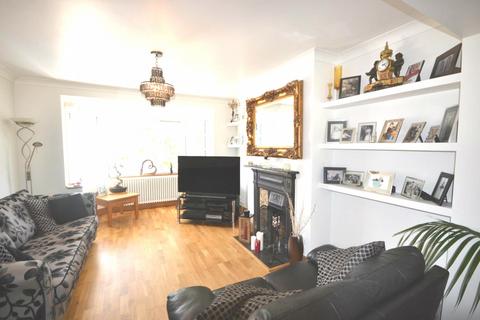 4 bedroom semi-detached house to rent, Shakespeare Road, CO3