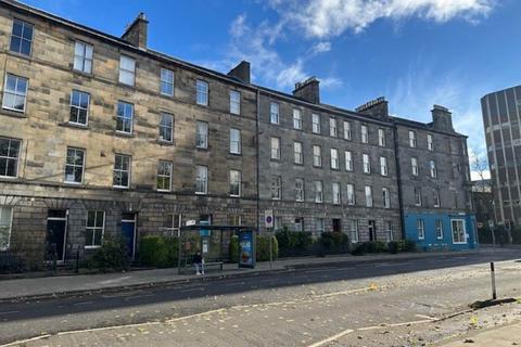 4 bedroom flat to rent, Hope Park Crescent, Newington, Edinburgh