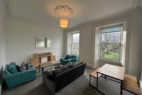 4 bedroom flat to rent, Hope Park Crescent, Newington, Edinburgh