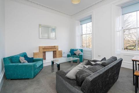 4 bedroom flat to rent, Hope Park Crescent, Newington, Edinburgh