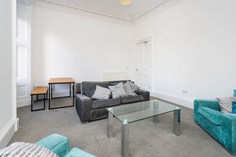 4 bedroom flat to rent, Hope Park Crescent, Newington, Edinburgh