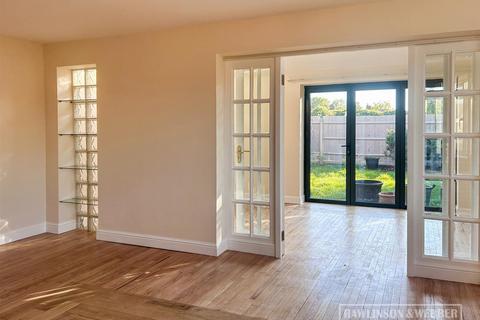 6 Grange Close, West Molesey, KT8 2PX