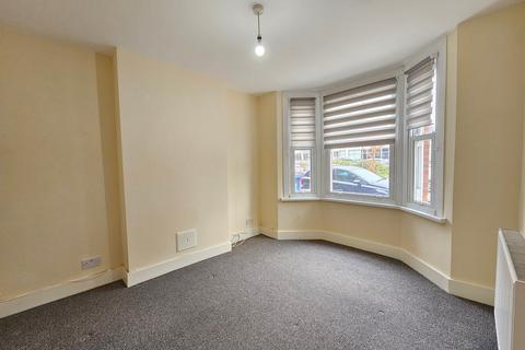 3 bedroom cottage to rent, Hamilton Road, East Finchley, N2