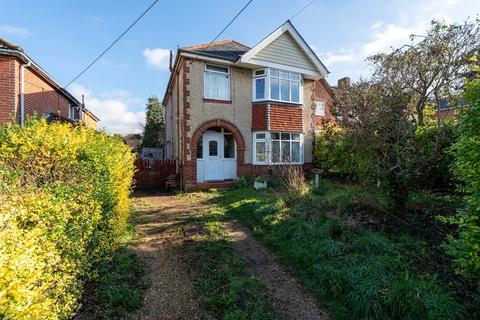 3 bedroom detached house for sale, New Road, Netley Abbey, Southampton, Hampshire. SO31 5DJ