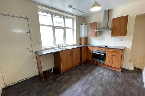 3 bedroom terraced house to rent, North Street, Scarborough