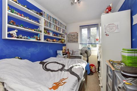 15 Caldbeck, Waltham Abbey, EN9 1UR