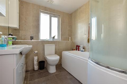 15 Caldbeck, Waltham Abbey, EN9 1UR