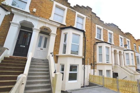 2 bedroom flat to rent, Fenwick Road Peckham SE15