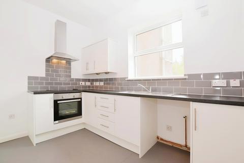 2 bedroom flat to rent, Fenwick Road Peckham SE15