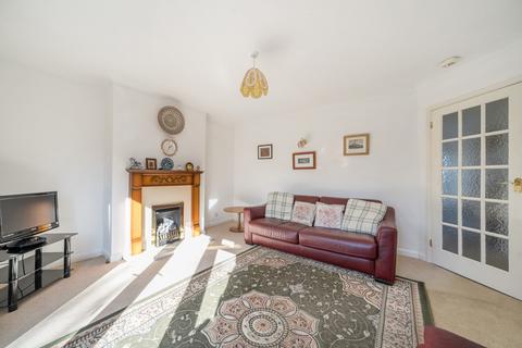 2 bedroom bungalow for sale, Kingfield Gardens, Woking, GU22