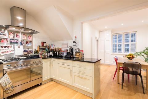 3 bedroom mews to rent, Ladbroke Walk, Notting Hill, London, W11