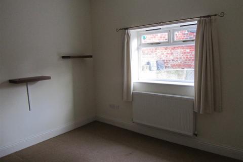 2 bedroom apartment to rent, Westwood, Scarborough