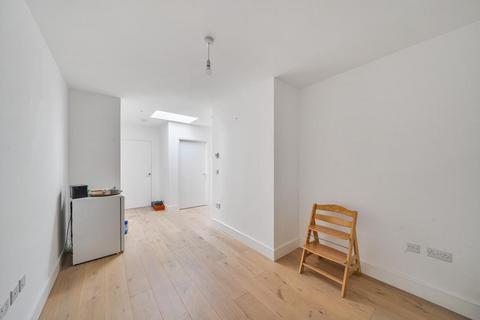 3 bedroom maisonette for sale, Edgewood Mews,  Finchley,  N3