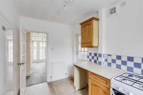 3 bedroom semi-detached house for sale, Farm Road, Beeston NG9