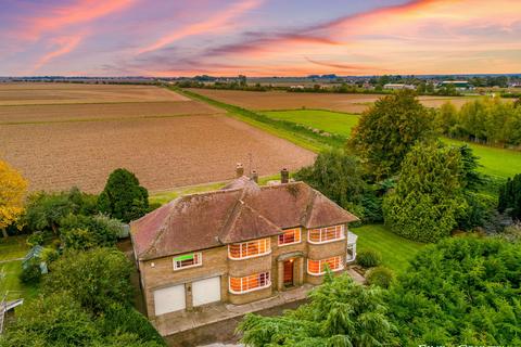 4 bedroom detached house for sale, Moulton Chapel