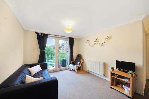 2 bedroom flat to rent, Cadnum Lodge, Schooner Close, London, E14