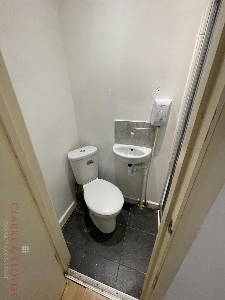 Room 3 Bath