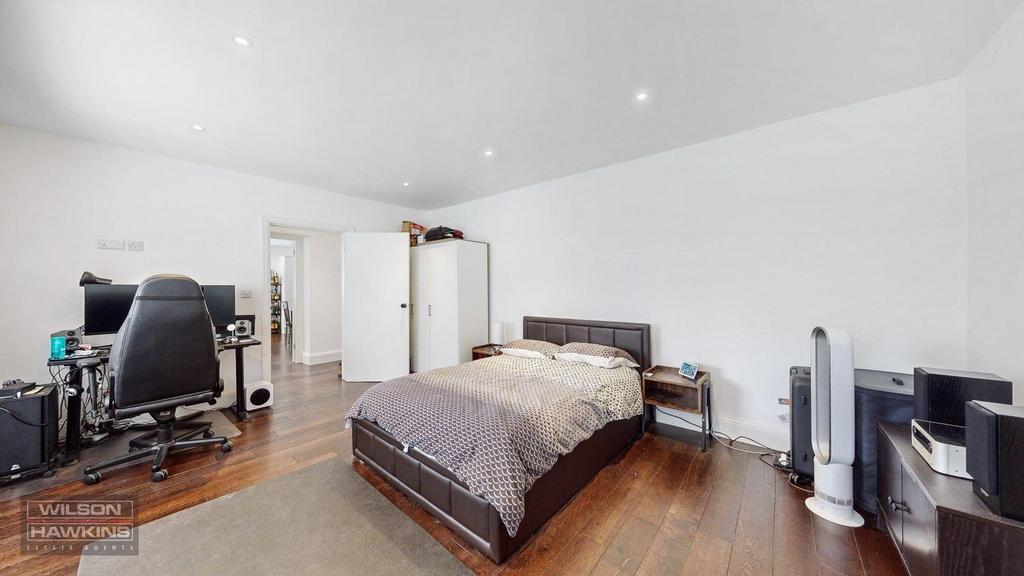 1 Moat Lodge, London Road - CHxdzdjon YYxgzj Ig Squ (