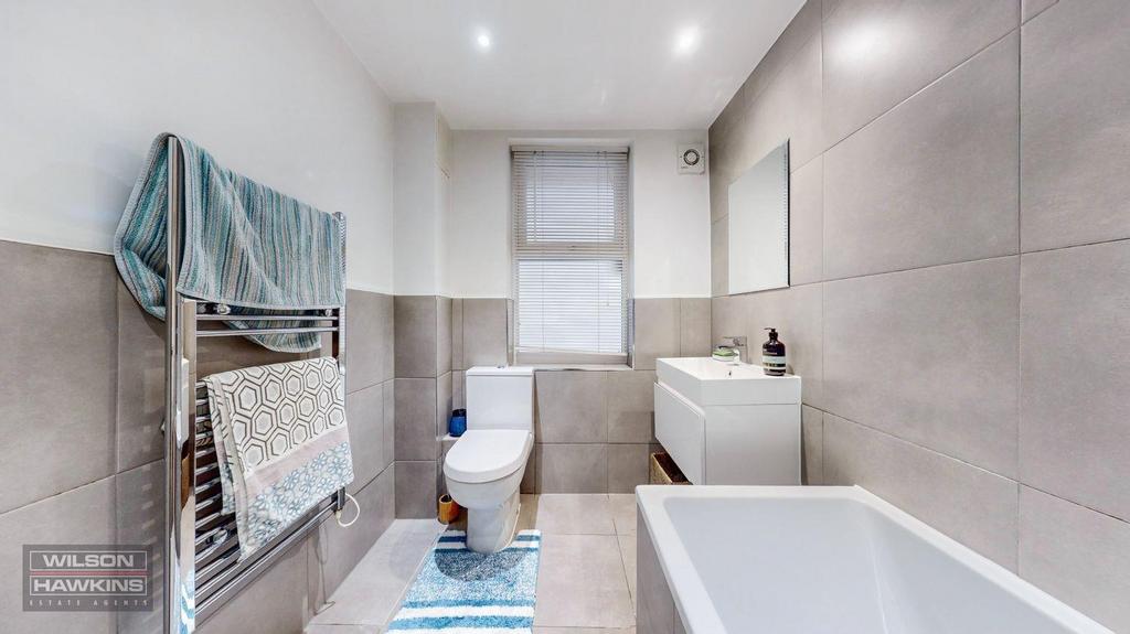 1 Moat Lodge, London Road - 1 IVu Bd Qz RX9 Nmr TFm2d E (