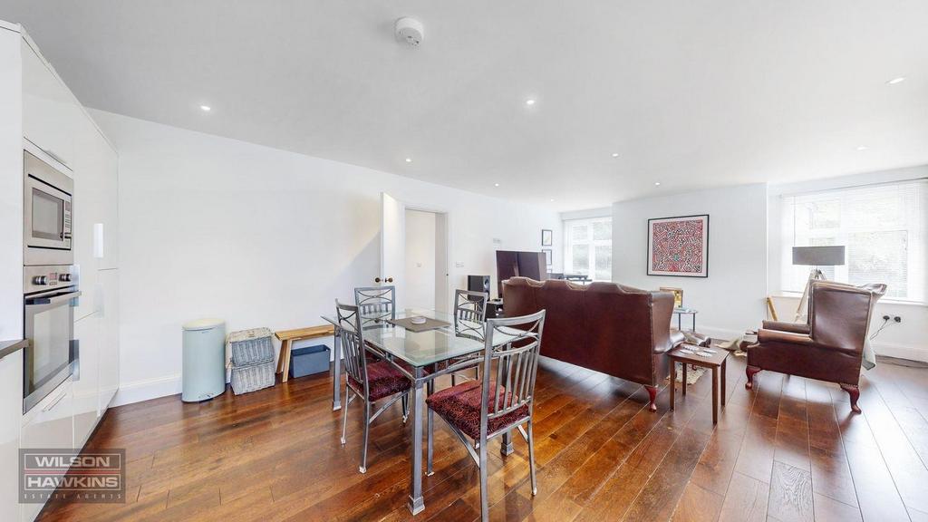 1 Moat Lodge, London Road - DXNSJz Zr4 N6jb AJp Ei X2 (