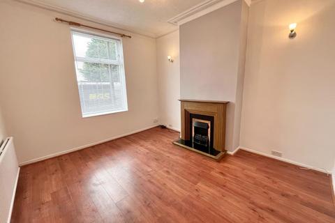 3 bedroom terraced house to rent, Irwell Street, Manchester M26