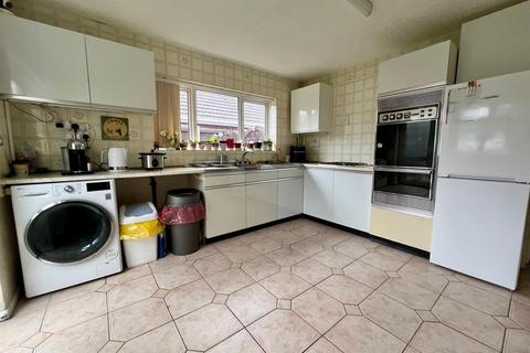 3 bedroom detached bungalow for sale, St. Marys Road, Burnham-On-Crouch