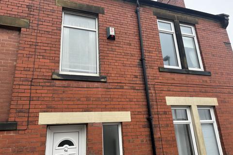 2 bedroom terraced house to rent, Holyoake Gardens, Gateshead NE9