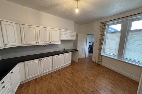 2 bedroom terraced house to rent, Holyoake Gardens, Gateshead NE9