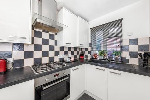 2 bedroom terraced house for sale, Pennington Way, London