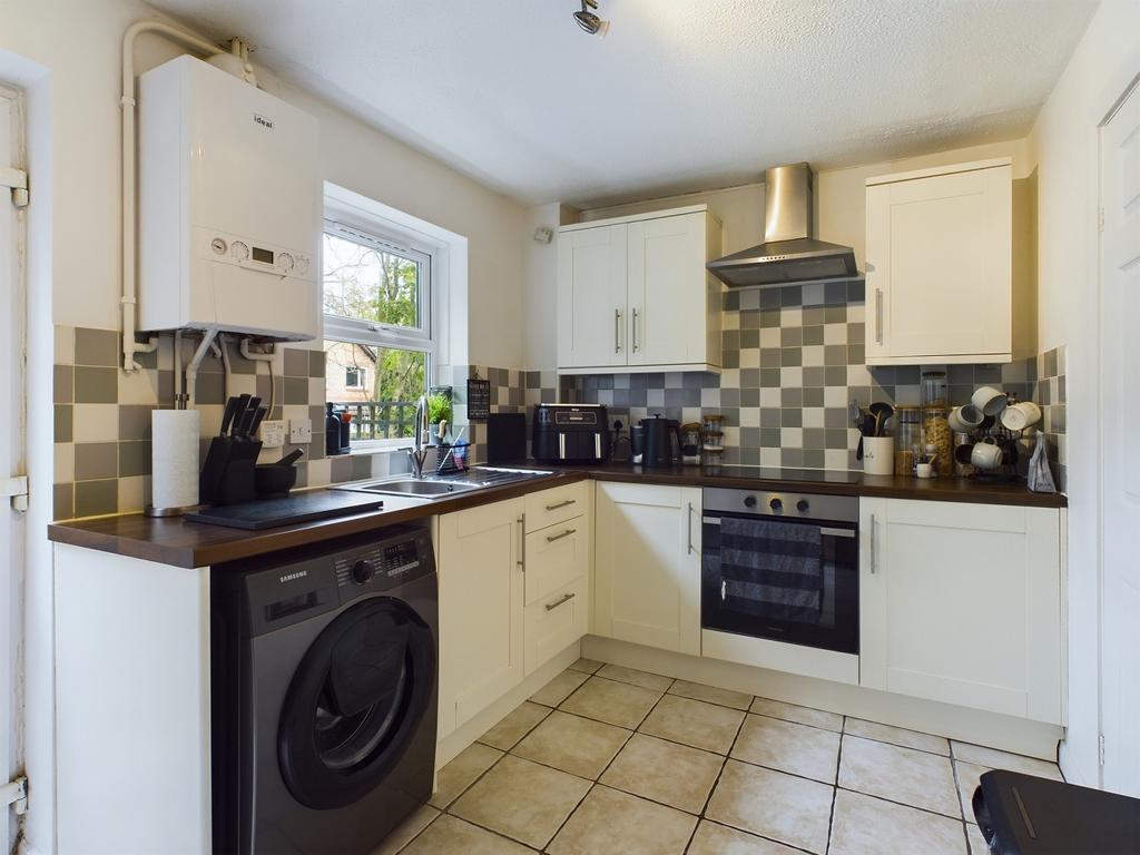 Kitchen/Breakfast Area