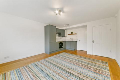 2 bedroom flat for sale, Montague Road, Wimbledon SW19