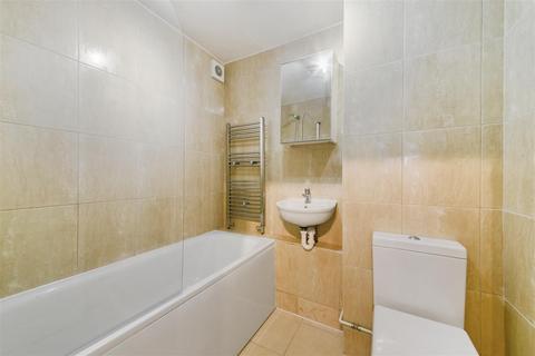 2 bedroom flat for sale, Montague Road, Wimbledon SW19